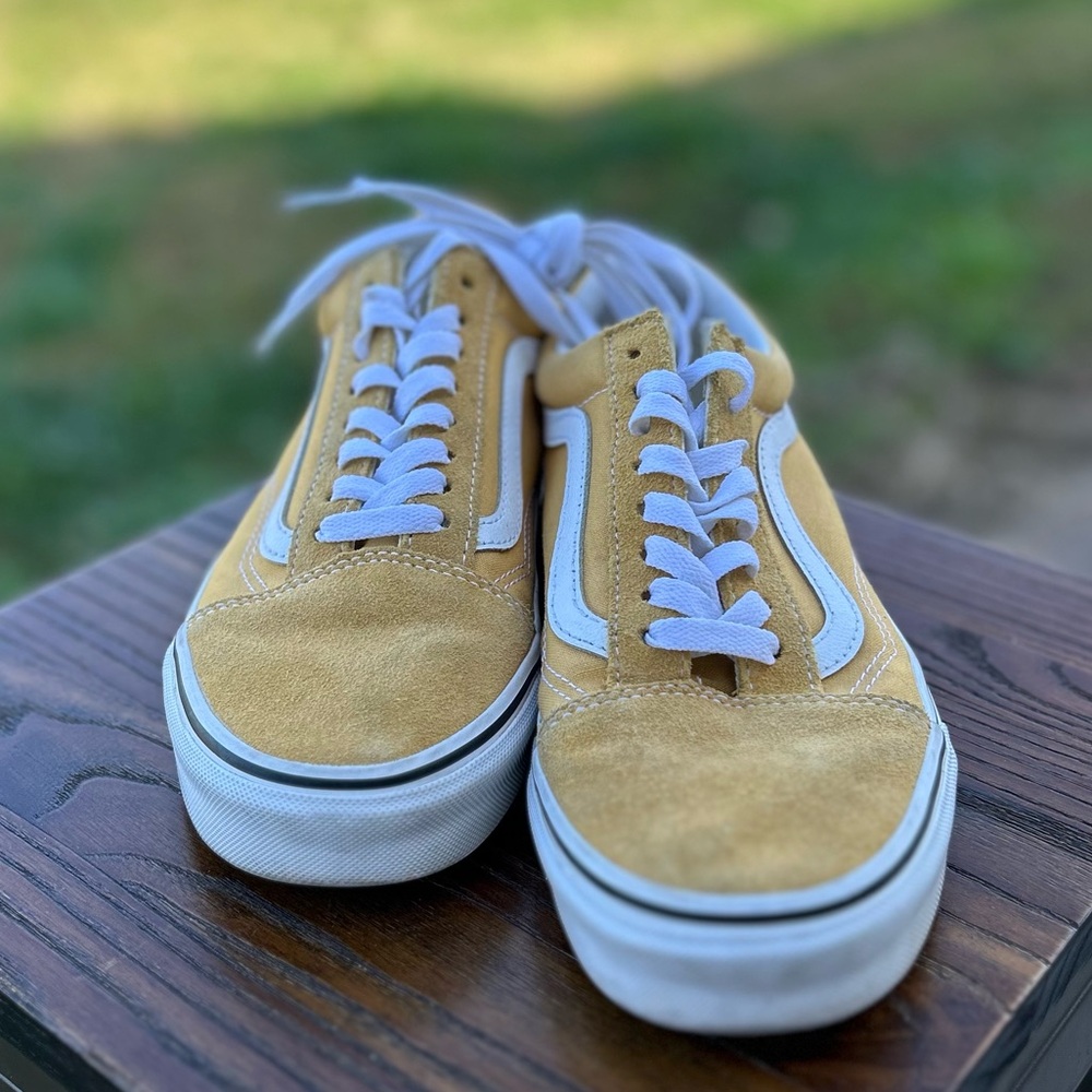 Vans Old Skool Yellow Suede Sneakers – Men’s 7 / Women’s 8.5